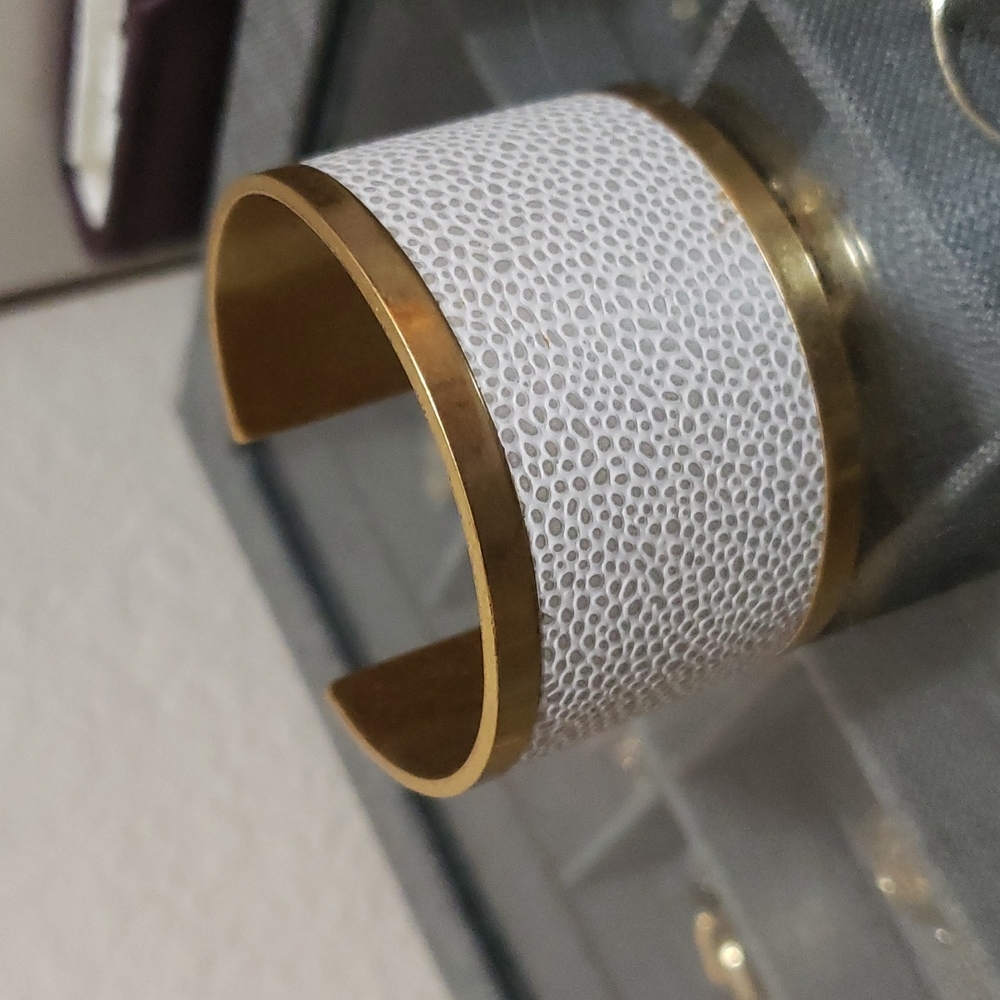 India Hicks Ray of White cuff